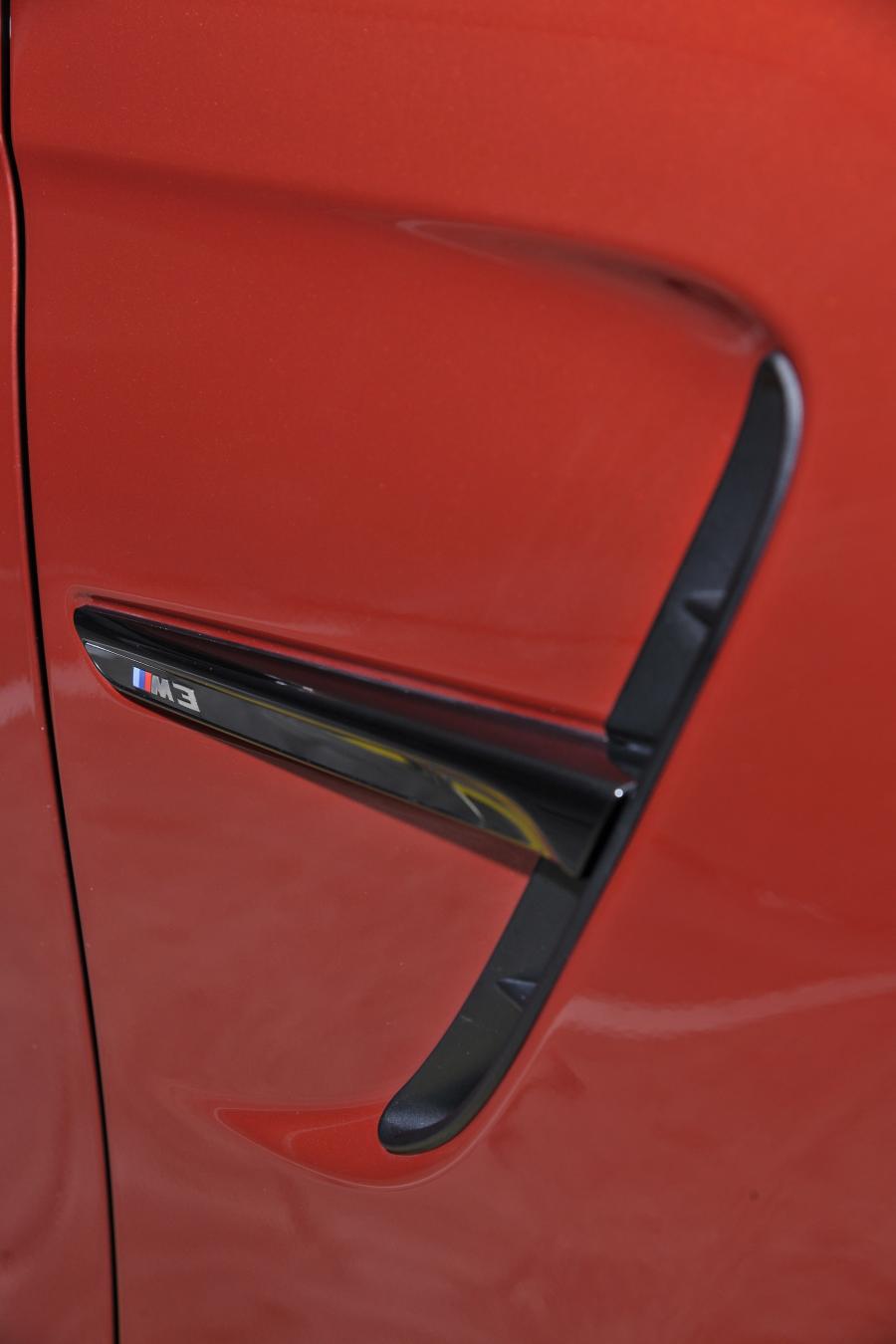 Детали экстерьера BMW M3 Competition Package 2016 года  (UK) (фото 2 из 25)